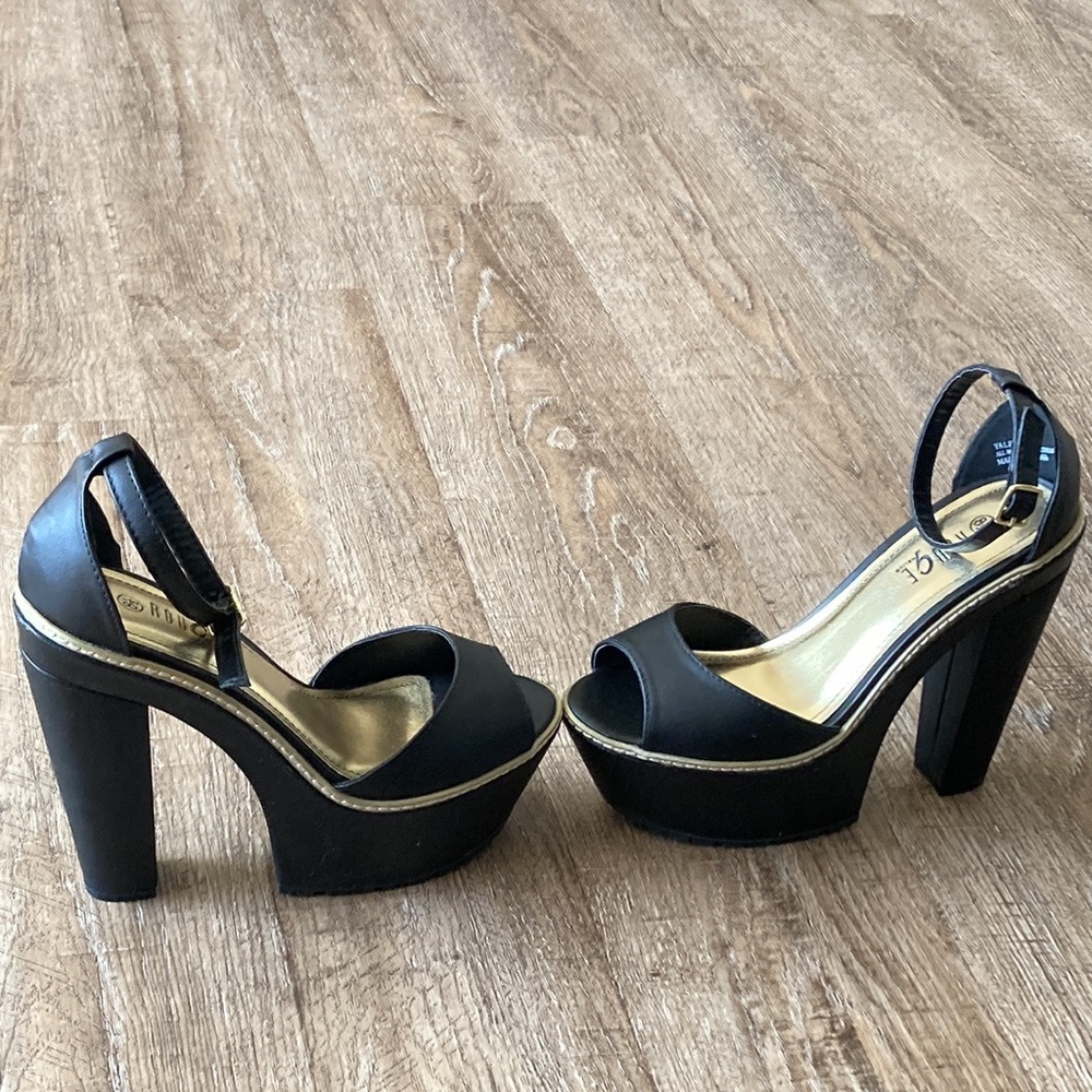 Brand new Rouce woman’s heels size 8.5